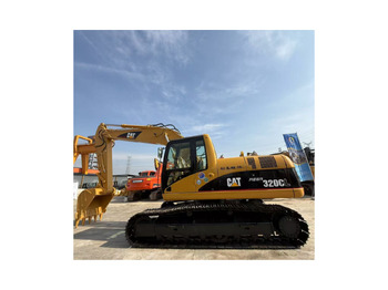 Kāpurķēžu ekskavators CATERPILLAR 320CL