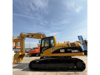 Kāpurķēžu ekskavators CATERPILLAR 320CL