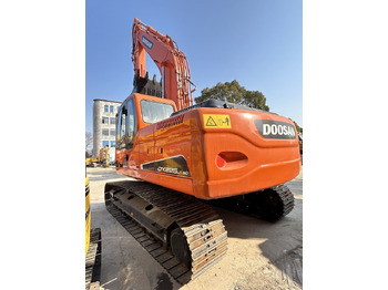 Kāpurķēžu ekskavators DOOSAN DX225LC