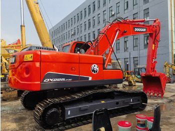 Kāpurķēžu ekskavators DOOSAN DX225LC