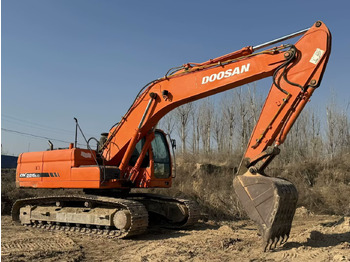 Kāpurķēžu ekskavators DOOSAN DX225LC