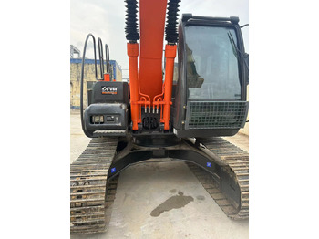 Kāpurķēžu ekskavators HITACHI ZX120