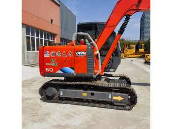 Kāpurķēžu ekskavators HITACHI ZX60