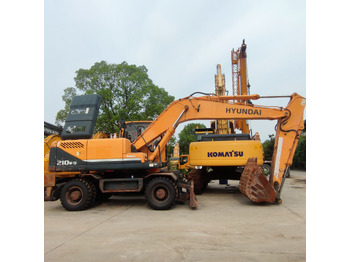 Riteņu ekskavators HYUNDAI