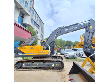 Kāpurķēžu ekskavators HYUNDAI