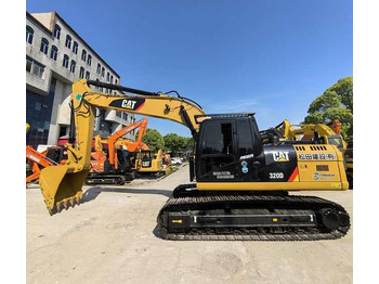 Kāpurķēžu ekskavators CATERPILLAR 320D