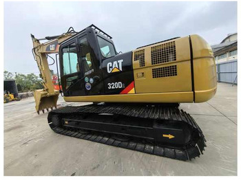 Kāpurķēžu ekskavators CATERPILLAR 320D2