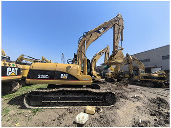 Kāpurķēžu ekskavators CATERPILLAR 320DL