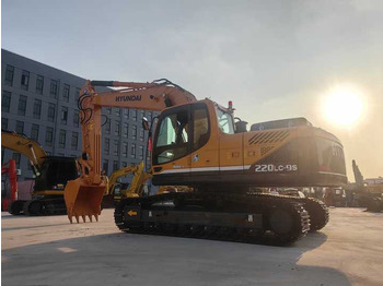 Kāpurķēžu ekskavators good condition Hyundai used excavator Crawler excavator 220LC-9S cheap price for sale: foto 3