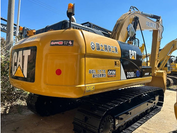 Kāpurķēžu ekskavators CATERPILLAR 320D2