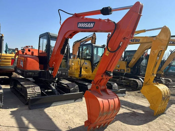 Mini-ekskavators DOOSAN DH55