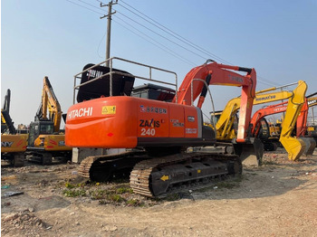 Kāpurķēžu ekskavators HITACHI ZX240