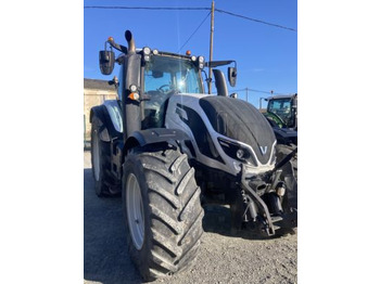 Traktors VALTRA T154