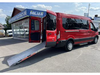 Vieglā automašīna FORD