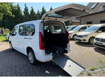 Vieglā automašīna OPEL