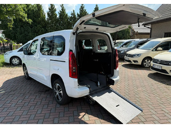 : fotogrāfija galvenē