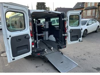 Vieglā automašīna OPEL