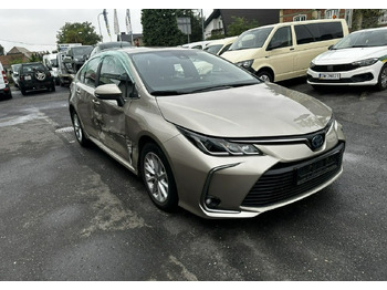 Sedans TOYOTA