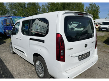 Vieglā automašīna TOYOTA