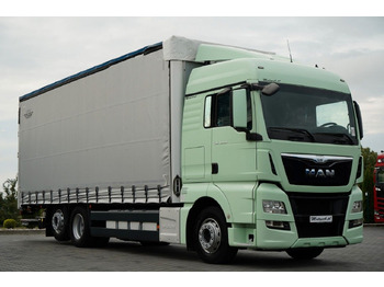 Kravas automašīna ar tentu MAN TGX 26.440