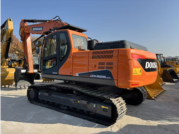 Kāpurķēžu ekskavators DOOSAN DX225LCA