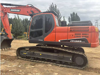 Kāpurķēžu ekskavators DOOSAN DX225LCA