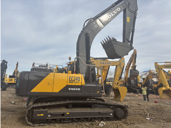 Kāpurķēžu ekskavators VOLVO EC240