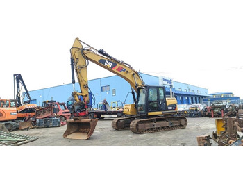 Kāpurķēžu ekskavators CATERPILLAR 320D