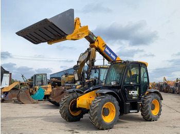 Teleskopiskais iekrāvējs JCB