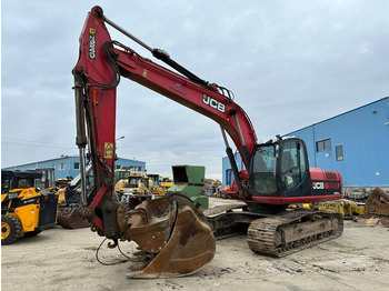 Kāpurķēžu ekskavators JCB