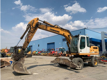 Riteņu ekskavators LIEBHERR A 900