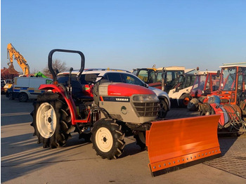 Traktors YANMAR