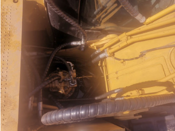 Kāpurķēžu ekskavators CATERPILLAR 320D