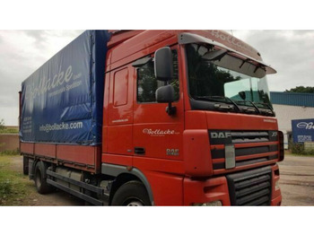 Kravas automašīna ar tentu DAF XF