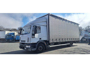 Kravas automašīna ar tentu IVECO