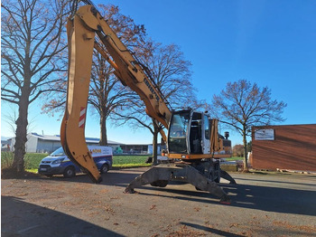 Atkritumu iekrāvējs LIEBHERR A 904 C