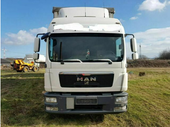 Kravas automašīna ar tentu MAN TGL 8.240