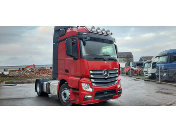 Vilcējs MERCEDES-BENZ Actros 1842