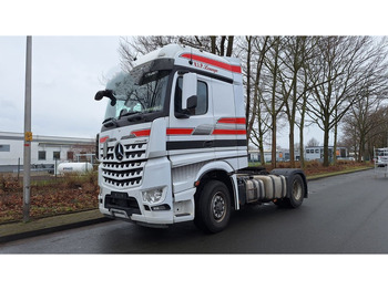 Vilcējs MERCEDES-BENZ Arocs 1845