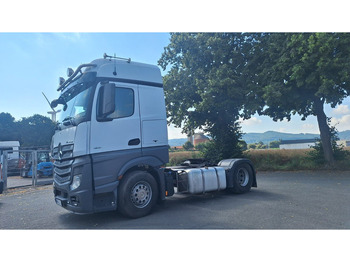 Vilcējs MERCEDES-BENZ Actros 1851