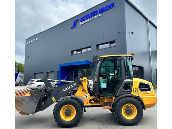 Riteņu iekrāvējs VOLVO L25