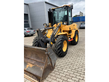 Riteņu iekrāvējs VOLVO L30G