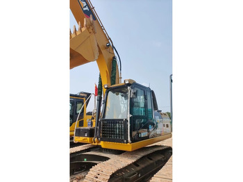 Kāpurķēžu ekskavators CATERPILLAR 320D