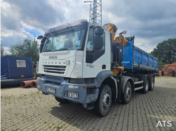 Kravas auto ar manipulatoru IVECO Trakker