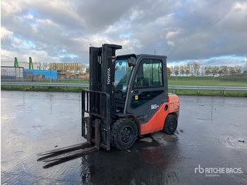 Dīzeļiekrāvējs TOYOTA FDF 30