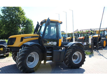 Traktors JCB