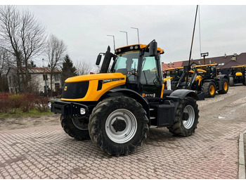 Traktors JCB