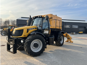 Traktors JCB