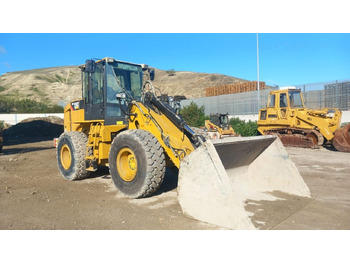 Riteņu iekrāvējs CATERPILLAR 930H