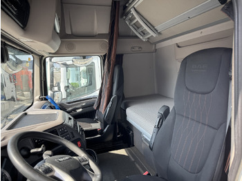 Vilcējs DAF XF 530 Super Space Cab: foto 4